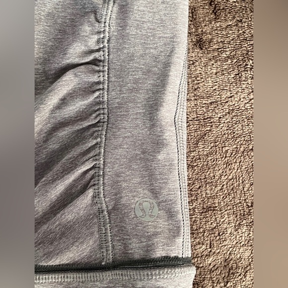 LULULEMON PASSION CROP CROPS II HEATHERED SLATE HSL LUXTREME 17” W6E01S SZ 4 - Picture 7 of 11